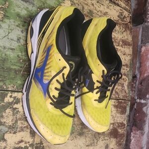 Mizuno Yellow and Blue Athletic Shoes